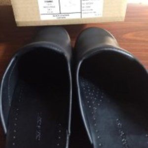 Landsend Leather Clog